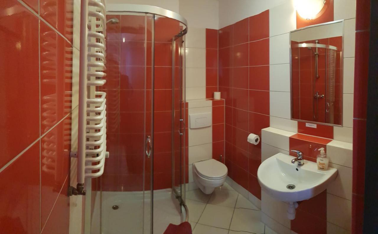 Hotelik Kameleon Pokoje Goscinne Jawor Exterior foto
